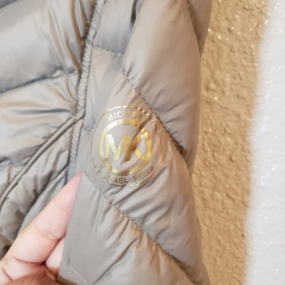 Michael kors tan / biege puffer jacket , small - Picture 5 of 10